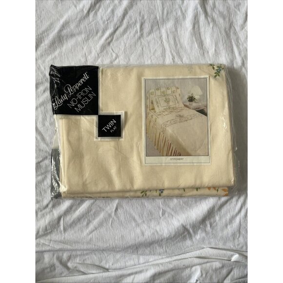 Lady Pepperell No-Iron Twin Flat Sheet Stitchery Design 39x75 In Finished 66x96 - Picture 5 of 8